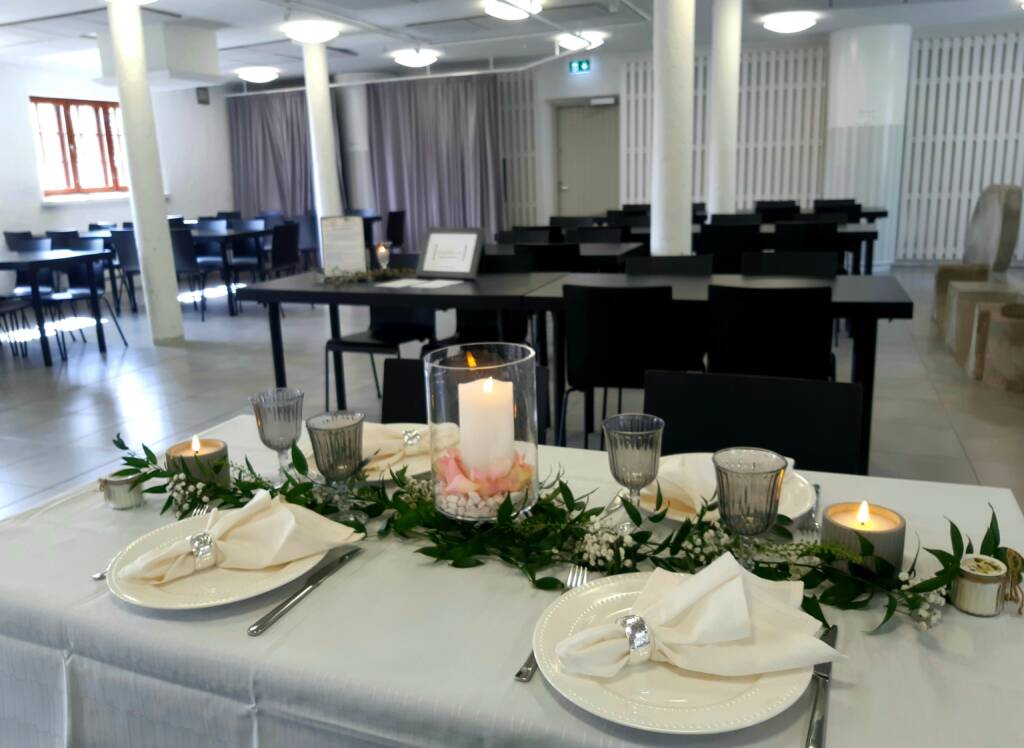 Hääkattaus Navetassa.